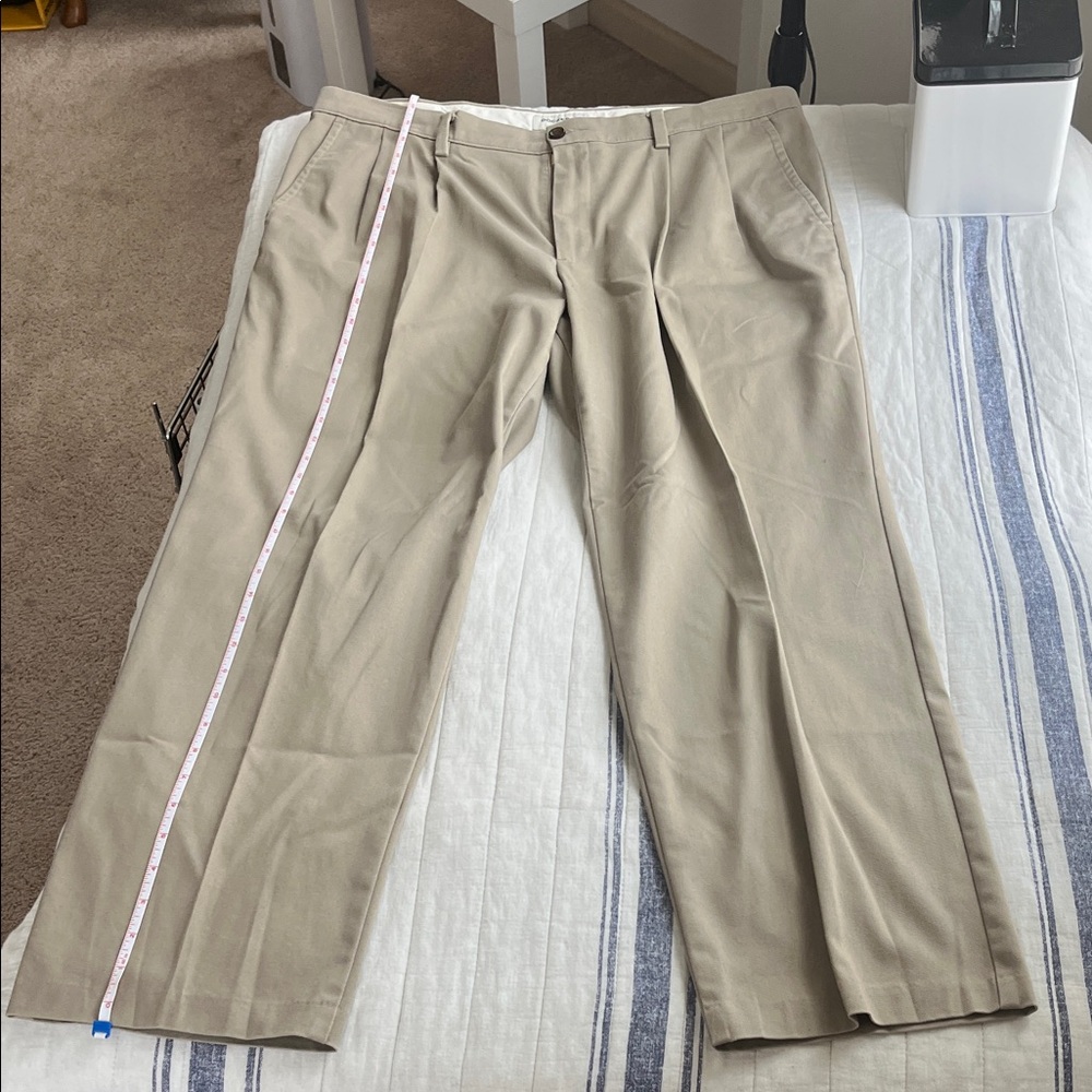Dockers Men's Khaki Chinos